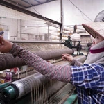 Provincia de Hung Yen mantiene viva la tradición del tejido de esteras de junco