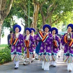 Hue se llena de color con el esplendor del vestuario tradicional vietnamita