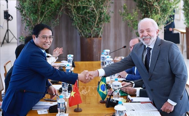 El primer ministro Pham Minh Chinh se reúne con el presidente Luiz Inácio Lula da Silva en Río de Janeiro (Foto: VNA)