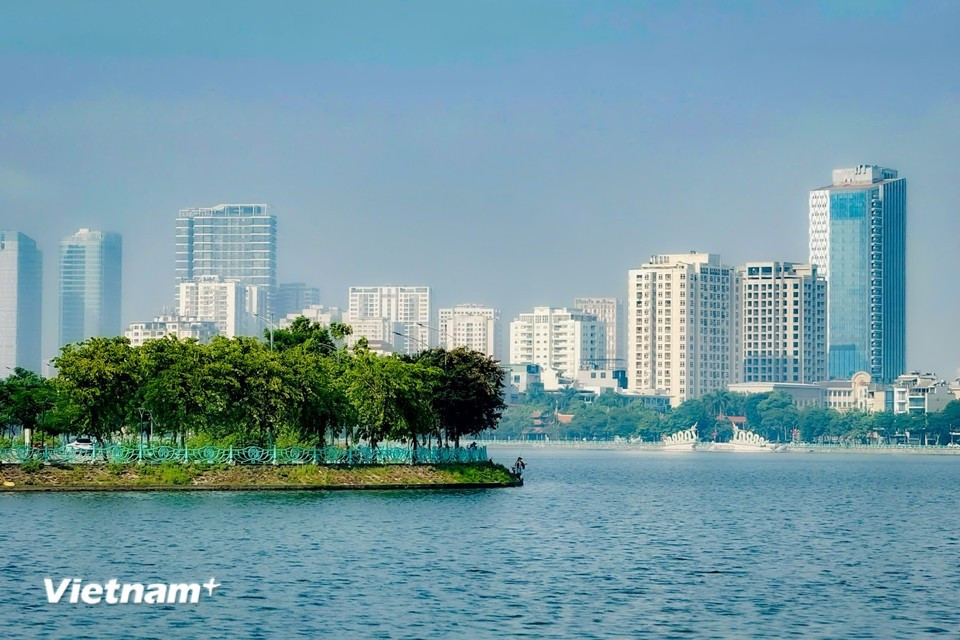 En el Lago del Oeste siempre se pueden ver amplias ondulaciones de agua y abundante vegetación. (Foto: Vietnam+)