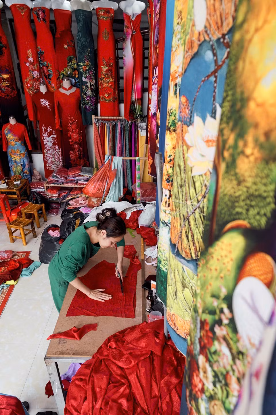 Lo que hace que Trach Xa ao dai sea diferente es el ingenio y las técnicas de confección únicas. (Foto: VNA)