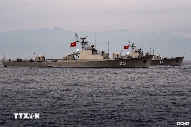 Fragatas antisubmarinas participan en el desfile. (Fuente: Armada Popular de Vietnam/VNA)