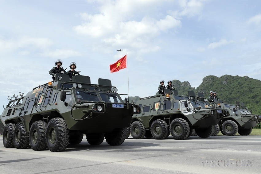 Bloque de vehículos especializados de apoyo multifuncional (Comando de la Policía Móvil) en el ensayo general del desfile con motivo del 80.º aniversario de la Revolución de Agosto y el Día Nacional 2/9 (A80). (Foto: VNA)