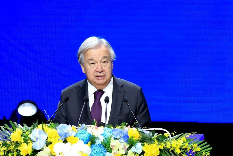 El secretario general de las Naciones Unidas, António Guterres, pronuncia el discurso inaugural de la ceremonia de firma y la conferencia de alto nivel de la Convención de las Naciones Unidas contra la Ciberdelincuencia. (Foto: VNA)