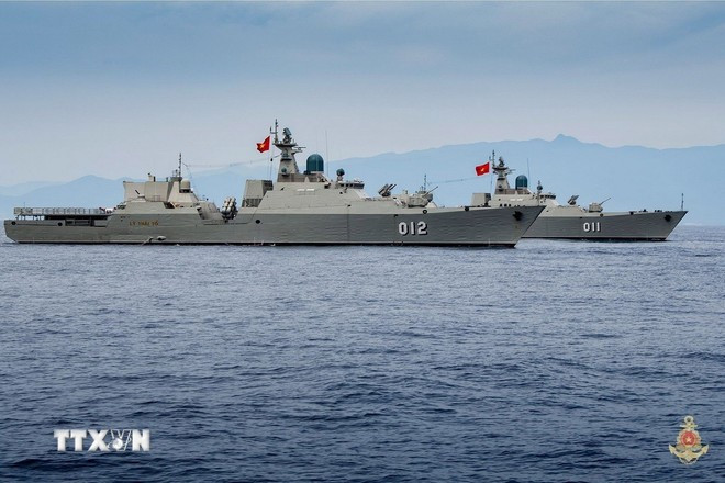 La flotilla de 3,9 fragatas misileras se une al desfile naval. (Foto: Armada Popular de Vietnam/VNA)