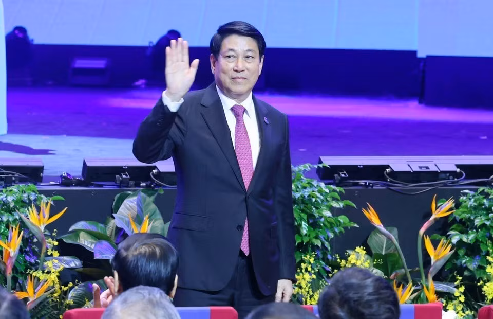 El presidente vietnamita, Luong Cuong, asiste a la ceremonia de firma y a la conferencia de alto nivel de la Convención de las Naciones Unidas contra la Ciberdelincuencia (Convención de Hanoi). (Foto: VNA)