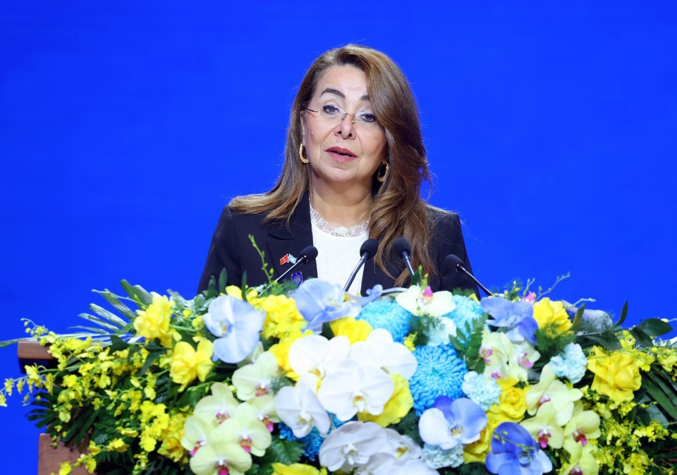 La directora ejecutiva de la UNODC, Ghada Waly, pronuncia el discurso inaugural. (Foto: VNA)