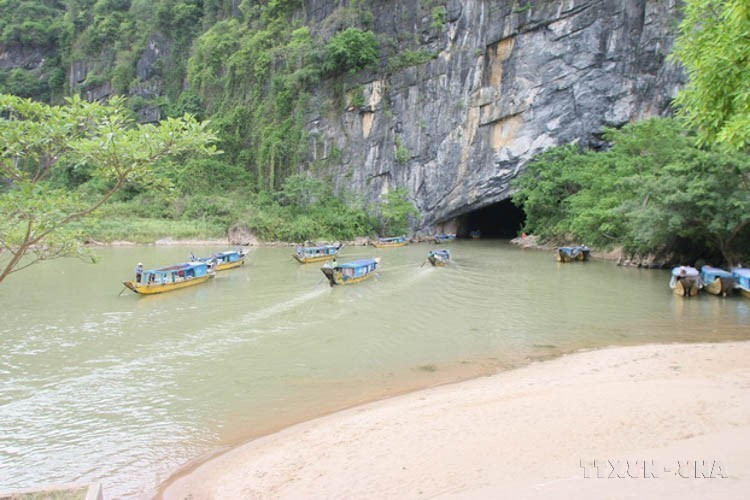 Camino de acceso a la cueva Phong Nha. (Fuente: VNA)