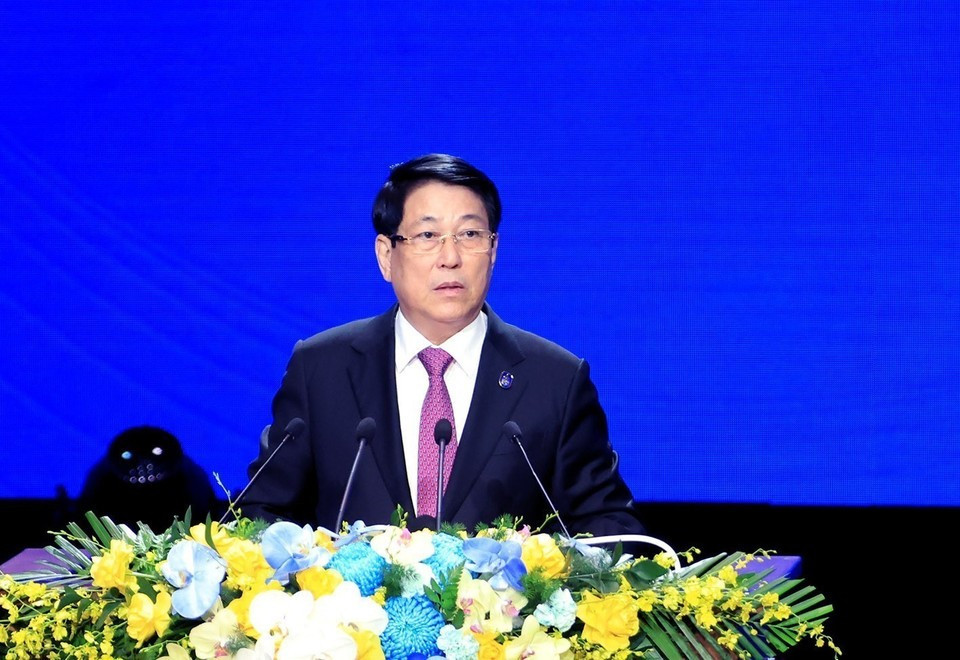 El presidente vietnamita, Luong Cuong, pronuncia el discurso inaugural de la ceremonia de firma y la conferencia de alto nivel de la Convención de las Naciones Unidas contra la Ciberdelincuencia. (Foto: VNA)