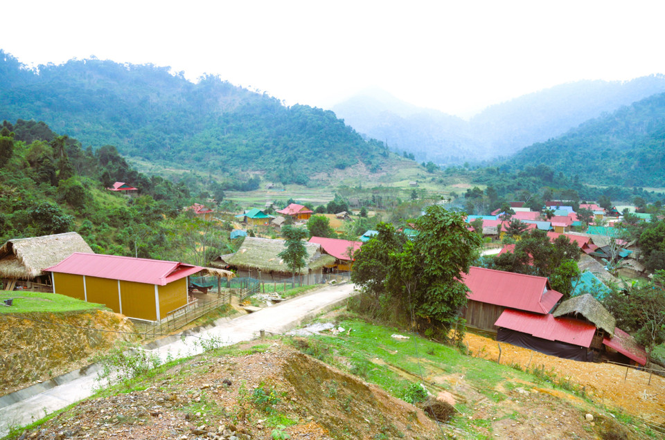 Una vista de la aldea Bung (comuna de Mon Son, provincia de Nghe An), hogar de la comunidad Dan Lai. Hace unas décadas, este era uno de los lugares más remotos y aislados de la comuna de Mon Son (provincia de Nghe An), ubicado en el corazón del Parque Nacional Pu Mat. (Foto: VNA)