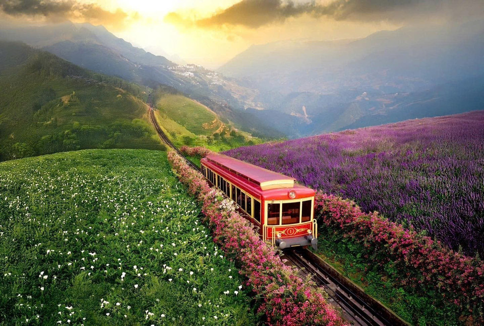 El tren de montaña de Muong Hoa agrega un atractivo especial a la experiencia de turismo ecológico en Sa Pa, permitiendo a los visitantes conectarse con la naturaleza desde una nueva perspectiva. (Foto: VNA)