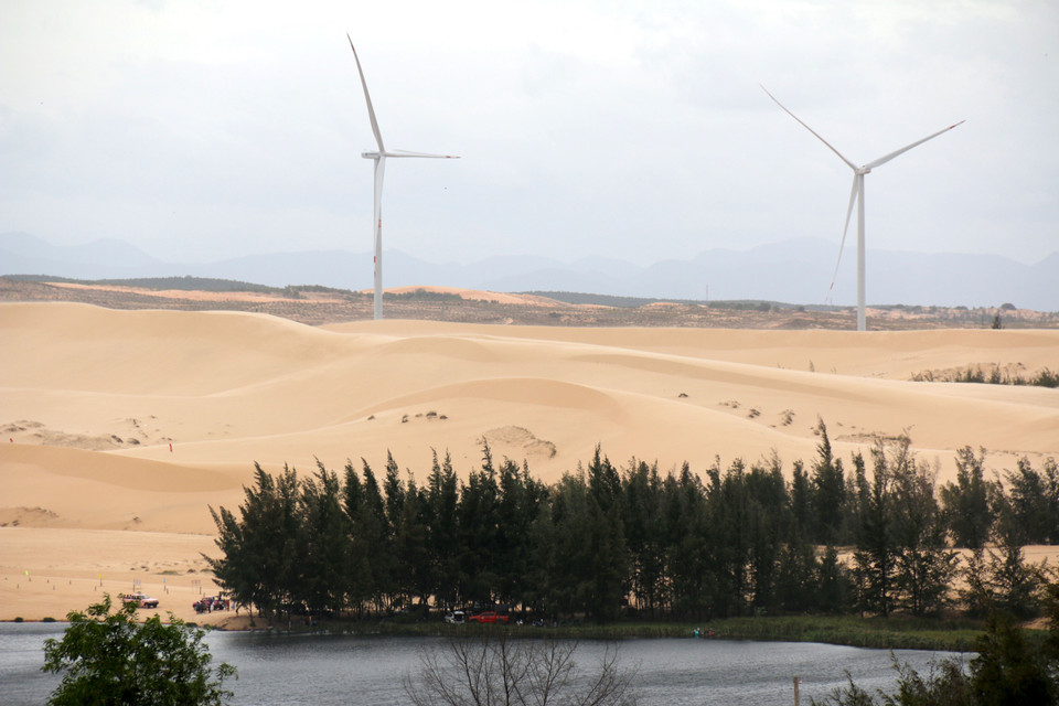 Bau Trang es famoso por la particular combinación de dunas de arena blanca y un gran lago de agua dulce. (Foto: VNA)