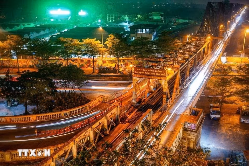 El Puente Long Bien: el lugar de encuentro entre el pasado y el presente de Hanoi. (Foto: VNA)