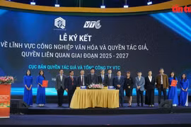 Ceremonia de firma en la Feria de Otoño de 2025 el 3 de noviembre. (Foto: VNA)