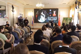 En el acto inaugural de la exposición. (Fuente: VNA)