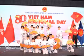 Una actuación del grupo «Ruby's Dance Crew» durante la celebración del Día Nacional de Vietnam en Hong Kong (China). Foto: VNA