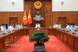 El primer ministro Le Minh Hung preside una reunión sobre los preparativos para el Año APEC Vietnam 2027. (Foto: VNA)
