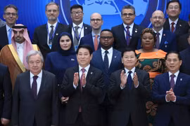 Presidente vietnamita y secretario general de ONU copresiden la ceremonia de firma de Convención de Hanoi