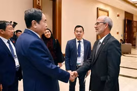 El presidente de la Asamblea Nacional de Vietnam, Tran Thanh Man, sostuvo un encuentro con Rolando González, presidente del Parlamento Latinoamericano y Caribeño (Parlatino) y titular de la Comisión de Relaciones Internacionales de la Asamblea Nacional del Poder Popular de Cuba. (Fuente: VNA)