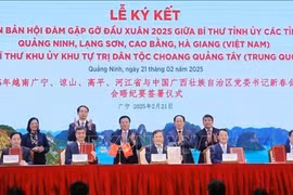 Se firmaron 29 memorandos de entendimiento entre localidades vietnamitas y chinas, que fortalecen la cooperación en diversos sectores. (Foto: VNA)