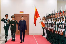 El primer ministro Le Minh Hung asiste a la inauguración del año académico 2026-2027 en la Academia de Defensa Nacional de Hanoi el 15 de septiembre. (Foto: VNA)