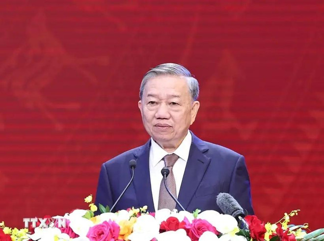 El secretario general del Partido Comunista de Vietnam, To Lam, habla en el encuentro. (Fuente: VNA) 1.webp