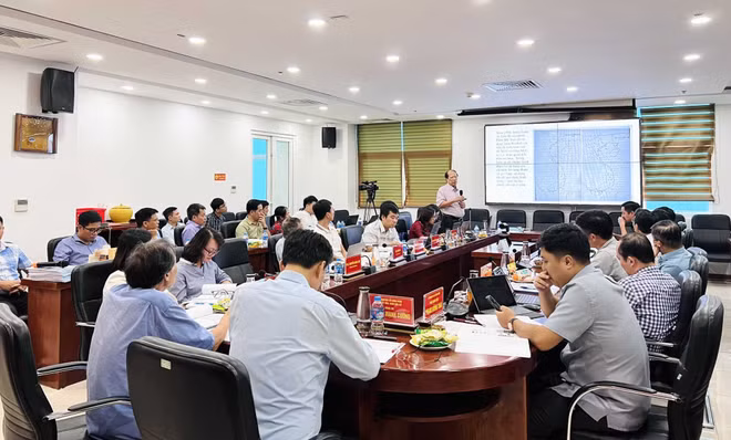 2248846_dai_dien_cac_chuyen_gia_gioi_thieu_cac_noi_dung_lam_viec_tai_hoi_thao_khoa_hoc_2024_2_22462622.jpg