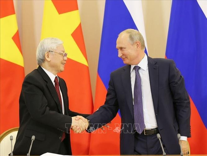 El presidente Vladimir Putin sostiene conversaciones con el secretario general del Partido Comunista de Vietnam Nguyen Phu Trong durante la visita oficial del último a Rusia, el 6 de septiembre de 2018. (Foto: VNA) hình_ảnh (4).jpg