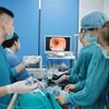 En una operación de Endoscopia en el Hospital Bach Mai de Hanoi. (Foto: VNA)