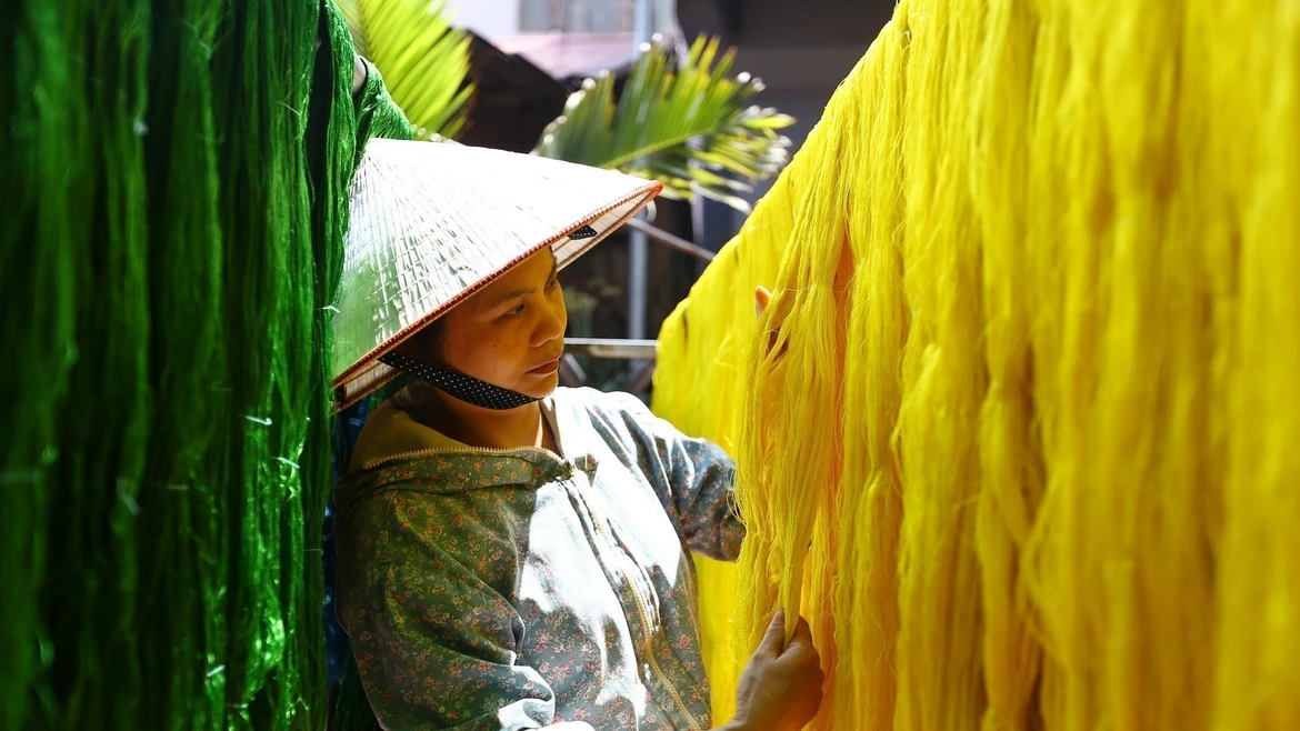 Cerámica de Bat Trang y seda de Van Phuc de Hanoi, miembros de la Red de Ciudades Creativas de UNESCO 