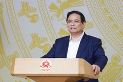 El primer ministro de Vietnam, Pham Minh Chinh, exigie a los Ministerios, agencias y localidades garantizar el desembolso total del capital de inversión pública asignado para 2025. (Foto: VNA)