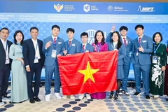 Delegación vietnamita en la Olimpiada Internacional de Ciencia Juvenil (Foto: VNA)