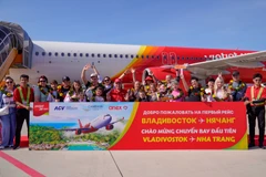 Visitantes rusos en la ciudad de Nha Trang, provincia de Khanh Hoa. (Foto: Vietjet)