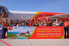 Visitantes rusos en la ciudad de Nha Trang, provincia de Khanh Hoa. (Foto: Vietjet)