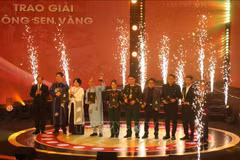 Los premios Loto Dorado se entregan en la 24ª edición del Festival de Cine de Vietnam, que concluyó en Ciudad Ho Chi Minh el 25 de noviembre. (Foto: VNA)