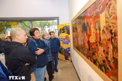 Exposición de arte en laca en Hanoi con motivo del XIV Congreso Nacional del Partido Comunista de Vietnam. (Foto: VNA)