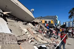 Un edificio se derrumbó en Pereira, Colombia, tras el terremoto del 10 de agosto de 2026. (Foto: AA/VNA)