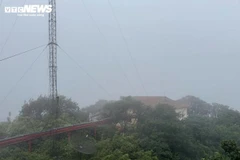 Estación transmisora en el pico Phia Oac (Foto: vtcnews)