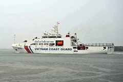 El buque CSB 8001 de la Guardia Costera de Vietnam zarpa de Ciudad Ho Chi Minh (Foto: VNA)