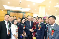El secretario general del Partido Comunista de Vietnam, To Lam, saluda a los delegados (Foto: VNA)