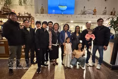 La embajadora de Vietnam en Argentina, Ngo Minh Nguyet, se reúne con los compatriotas residentes en Posadas. (Foto: VNA)