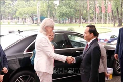 La gobernadora general de Australia, Sam Mostyn, se reúne con Tran Luu Quang, secretario del Comité del Partido en Ciudad Ho Chi Minh. (Foto: VNA)