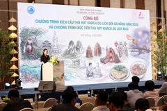 Nguyen Thi Hoai An, subdirectora del Departamento de Cultura, Deportes y Turismo de Da Nang, anuncia los programas de promoción turística de la urbe (Foto: VNA)