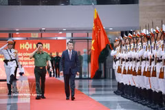 El primer ministro de Vietnam, Le Minh Hung, participa en la conferencia del Ministerio de Seguridad Pública (Foto: VNA)