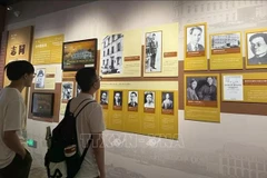 Visitantes en la exposición (Fuente: VNA)