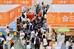 Visitantes en la Feria de Otoño 2025 (Foto: VNA)