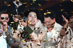 Cantante vietnamita Duc Phuc impresiona en concurso Intervision 2025
