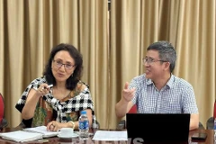 La directora de Socios Estratégicos y Consorcios de la Asociación de Cooperativas de Estados Unidos (NCBA CLUSA), Bagie Sherchand, intercambia temas de cooperación (Foto: VNA)