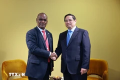 El primer ministro de Vietnam, Pham Minh Chinh (derecha), se reúne con su homólogo de las Islas Salomón, Jeremiah Manele (Foto: VNA)