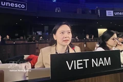 La embajadora Nguyen Thi Van Anh, representante permanente de Vietnam ante la UNESCO, interviene en la sesión (Foto: VNA)